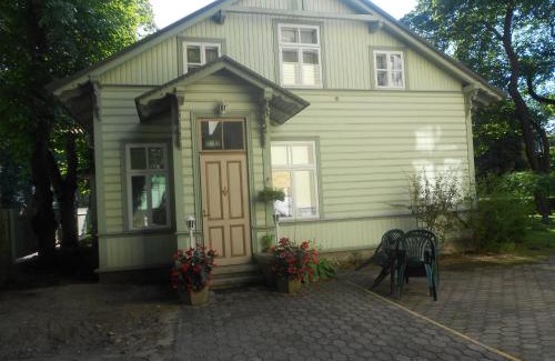 Kadriorg House | Poska Villa Guesthouse