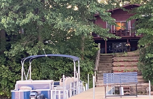 Sand Creek Cabin | Poskin Lake Getaway Cabin Lakefront access and beautiful sunrise