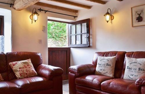 Lea House | Post Office Cottage