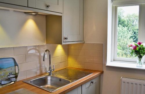 Lea House | Post Office Cottage