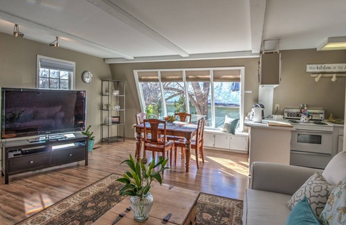 Old North End Apartment | Postcard perfect downtown Victorian Apt, 1BD 1BATH