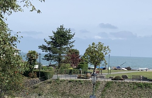 Lynmouth Apartment | POSTMAN’S KNOCK, LYNMOUTH OVERLOOKING THE SEA WITH PRIVATE PARKING