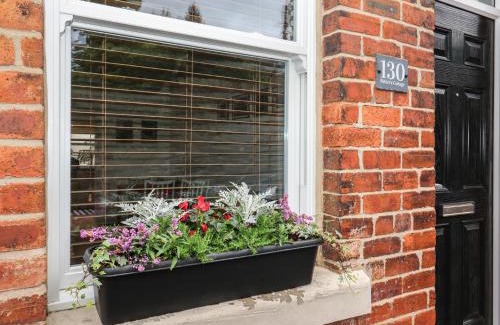 Fulwood House | Potters Cottage