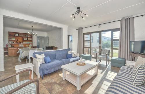 Waenhuiskrans House | Potties House In Arniston