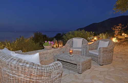 Leonidio House | Poulithra -Perfect Villa for Vacations