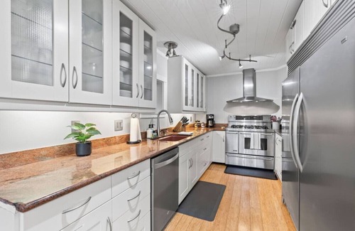 Poulsbo House | Poulsbo Waterfront Oasis