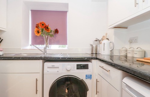 Toller Porcorum Cottage | POUND COTTAGE, pet friendly, with open fire in Maiden Newton