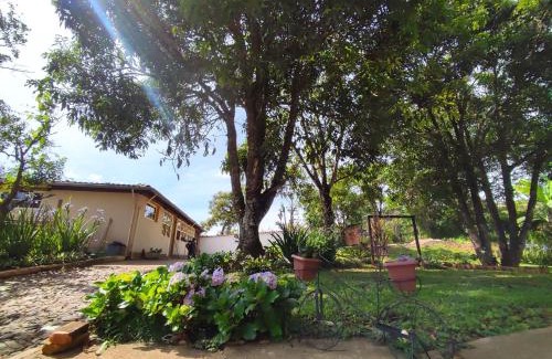 Tiradentes Hotel | pousada canarinho