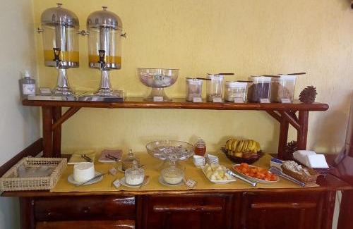 Batatuba Hotel | Pousada Casa Amarela