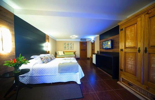 Pedra Azul Hotel | Pousada dos Pinhos