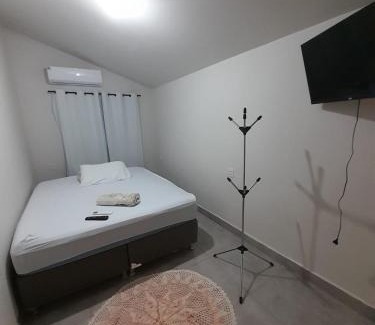 Sidrolandia House | Pousada Q4