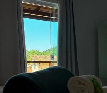 Paraty Hotel | Pousada Recanto Tangará - 5 min de carro do Centro histórico - Ambiente Familiar - Piscina e Estacionamento incluso