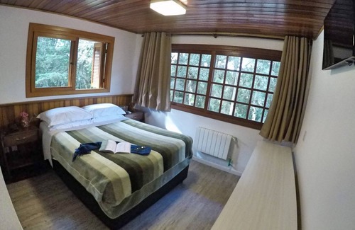 Tres Pinheiros Hotel | Pousada Rosa Gramado