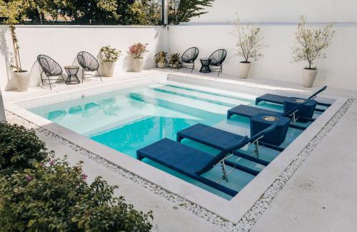 Vila Julia House | Pousada Villa Santô