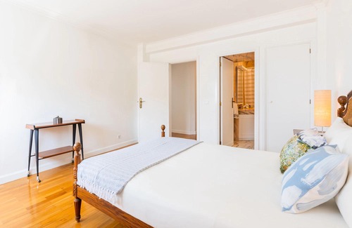 A Ver-o-Mar Apartment | Povoa Sunset Views