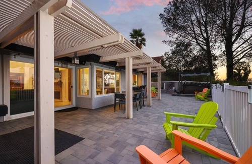 Poway House | Poway Retreat | Hot Tub, Big Back Deck & Games!