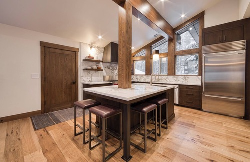 Alpine Meadows House | Powder Creek by Tahoe Getaways - Gorgeous Creekside in Alpine Meadows 4 BR Monthly or Ski Lease