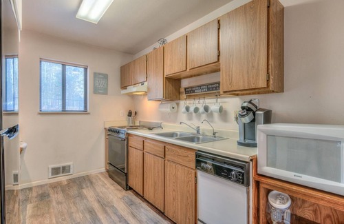 Sunriver Condo | Powder Village Unit D8
