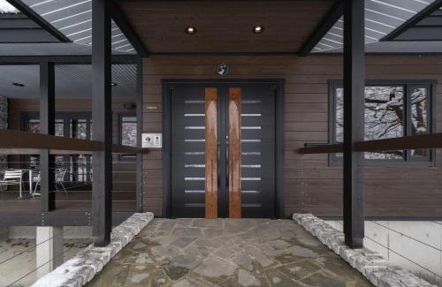 Iimori Ski Chalet | Powderhouse by The Hakuba Collection