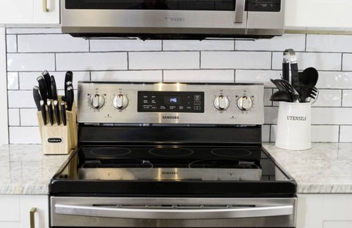 Candler Cottage | Power & No Water W/Wi-Fi