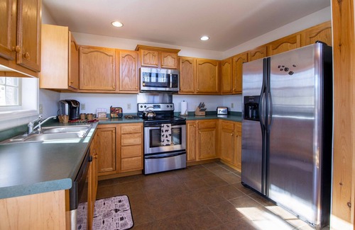 Burnsville Cabin | Power & Water! WiFi Soon! Mtn Views, Majestic Sunsets+Starry Skies by the Fire.