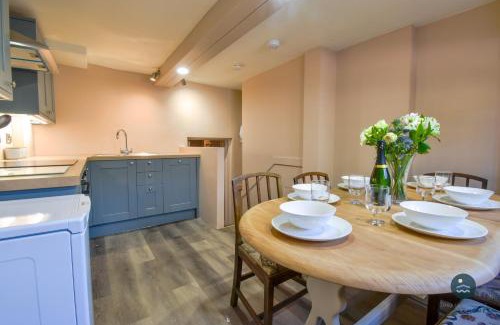 Holworth House | Poxwell Manor West Wing - Exclusive Dorset Retreat
