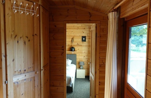 Wilsum Cabin | Prachtig Houten Chalet Middenin de Natuur. Geniet van uw Vakantie in Wilsum