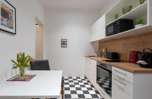 Weißgerber Apartment | Practical 1BR Flat by Center by HM
