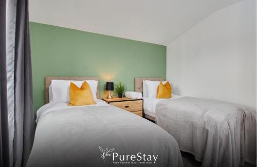 Failsworth House | Practical 5-bedroom Manchester House Perfect for Business Stays by PureStay