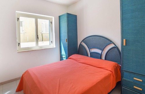Le Castella Apartment | Practical vacation apartment just a few steps from the beach, in the heart of Le Castella.