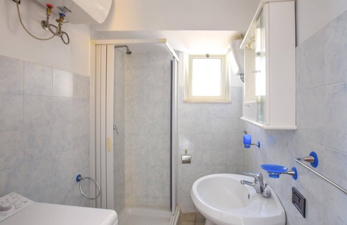 Le Castella Apartment | Practical vacation apartment just a few steps from the beach, in the heart of Le Castella.