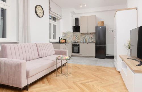 Nowa Praga Apartment | Praga Duplex Apartment Premium Warsaw by Renters Prestige