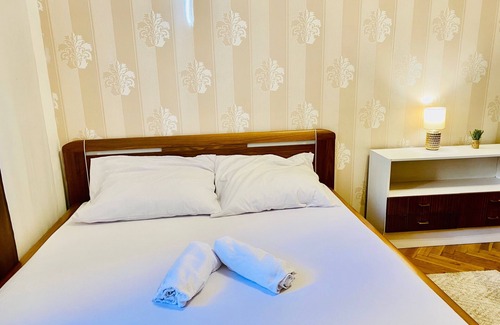 Prague 5 Apartment | Prague Service Apartment - Central Square Location