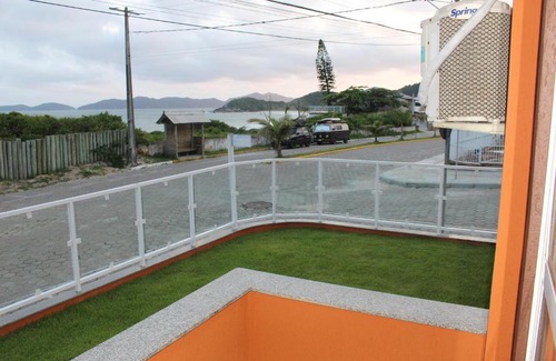 Quatro Ilhas Apartment | Praia de Quatro Ilhas a 50 metros do mar