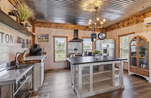 Valley Head House | Prairie House on the Americana Farm