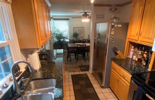 Prairie Village House | Prairie Village house walking distance to shops