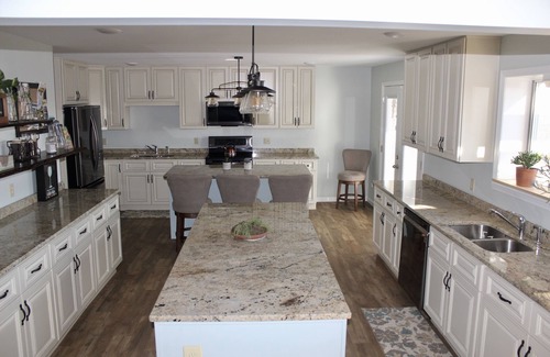 Nancy House | Prather Place, Spacious, Deck And View, Entertaining Basement, Minutes to Marina
