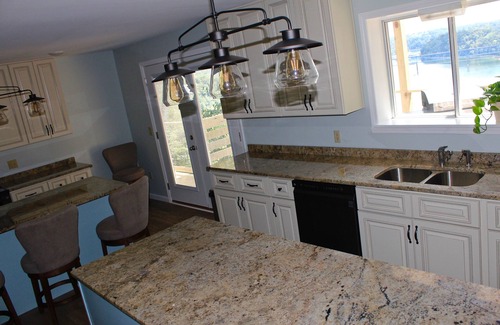 Nancy House | Prather Place, Spacious, Deck And View, Entertaining Basement, Minutes to Marina