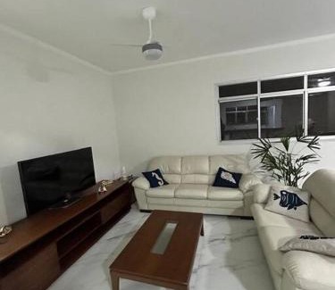 Boqueirao Apartment | PREDIO FRENTE PRA PRAIA, COM VISTA LATERAL MAR, Apto 202