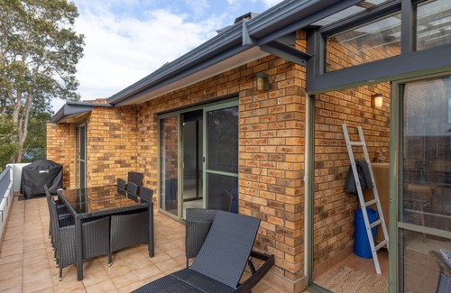 Hawks Nest House | Prelude Penthouse – stroll to the beach