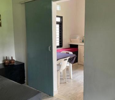 Rathmalana Bed & Breakfast | Premelthi Homestay bed and breakfast Mount Lavinia