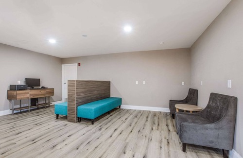 Town Center Hotel | Premier Extended Stay