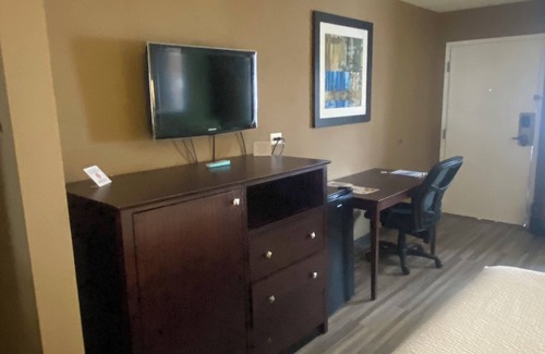 Town Center Hotel | Premier Extended Stay