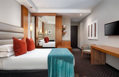 Kempton Park Hotel | Premier Hotel OR Tambo