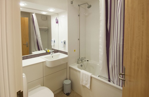 Cleckheaton Hotel | Premier Inn Bradford South