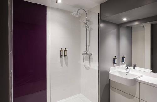 Bristol City Centre Hotel | Premier Inn Bristol City Centre King St