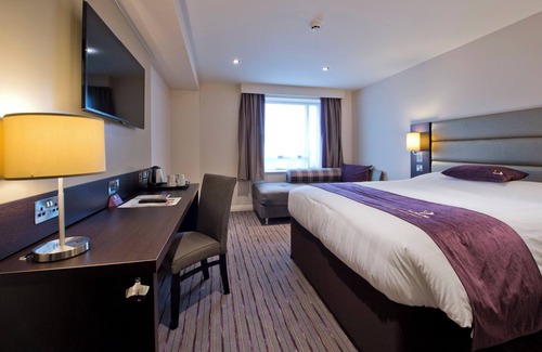 Chipping Norton Hotel | Premier Inn Chipping Norton