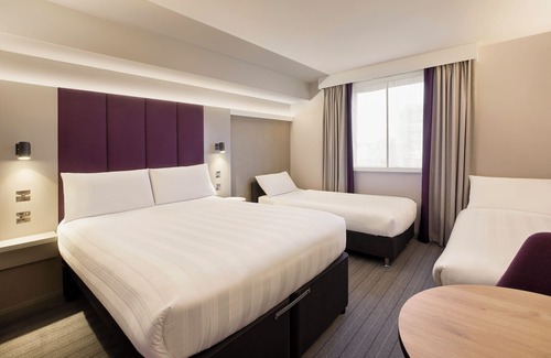 Inverness Hotel | Premier Inn Inverness Centre - River Ness
