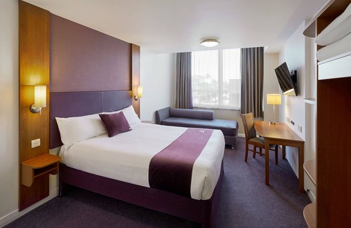 The Docks Hotel | Premier Inn Liverpool City - Albert Dock