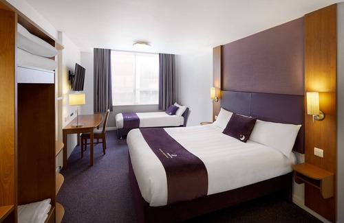 The Docks Hotel | Premier Inn Liverpool City - Albert Dock